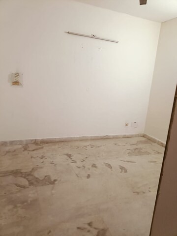 Room in 3 BHK Builder Floor at Sector 15 ii – for Rent
