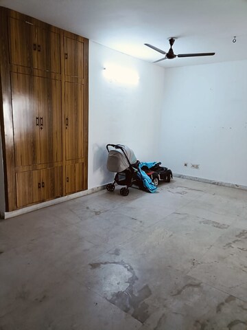 Parking in 3 BHK Builder Floor at Sector 15 ii – for Rent