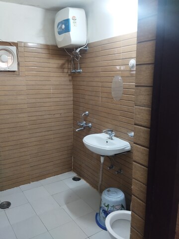 Bathroom in 3.5 BHK Apartment at LDA Parijaat Apartments, Faizabad Road – for Rent
