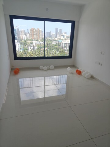 Room in 2 BHK Apartment at Arkade Aspire, Goregaon East – for Sale