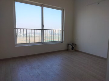 Room in 3 BHK Apartment at Shapoorji Pallonji Joyville Gurgaon, Sector 102 – for Rent