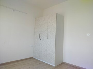 Room in 3 BHK Apartment at Shapoorji Pallonji Joyville Gurgaon, Sector 102 – for Rent