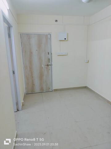 Room in 1 BHK Apartment at SRA Mahalaxmi Building, Mahalaxmi – for Rent