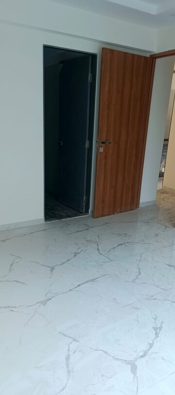 Room in 2 BHK Apartment at The Wadhwa Promenade, Ghatkopar West – for Rent