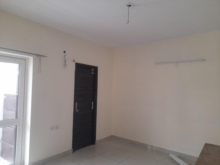 Room, shiv-sai-emerald-heights 3 Bedroom 1800 Sq.Ft. Apartment In Sector 88 Faridabad 8007526