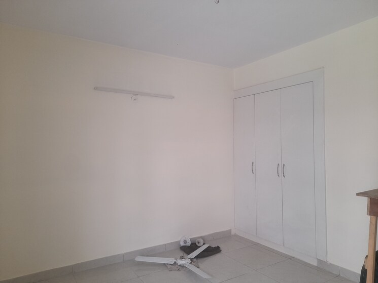 Room, shiv-sai-emerald-heights 3 Bedroom 1800 Sq.Ft. Apartment In Sector 88 Faridabad 8007526