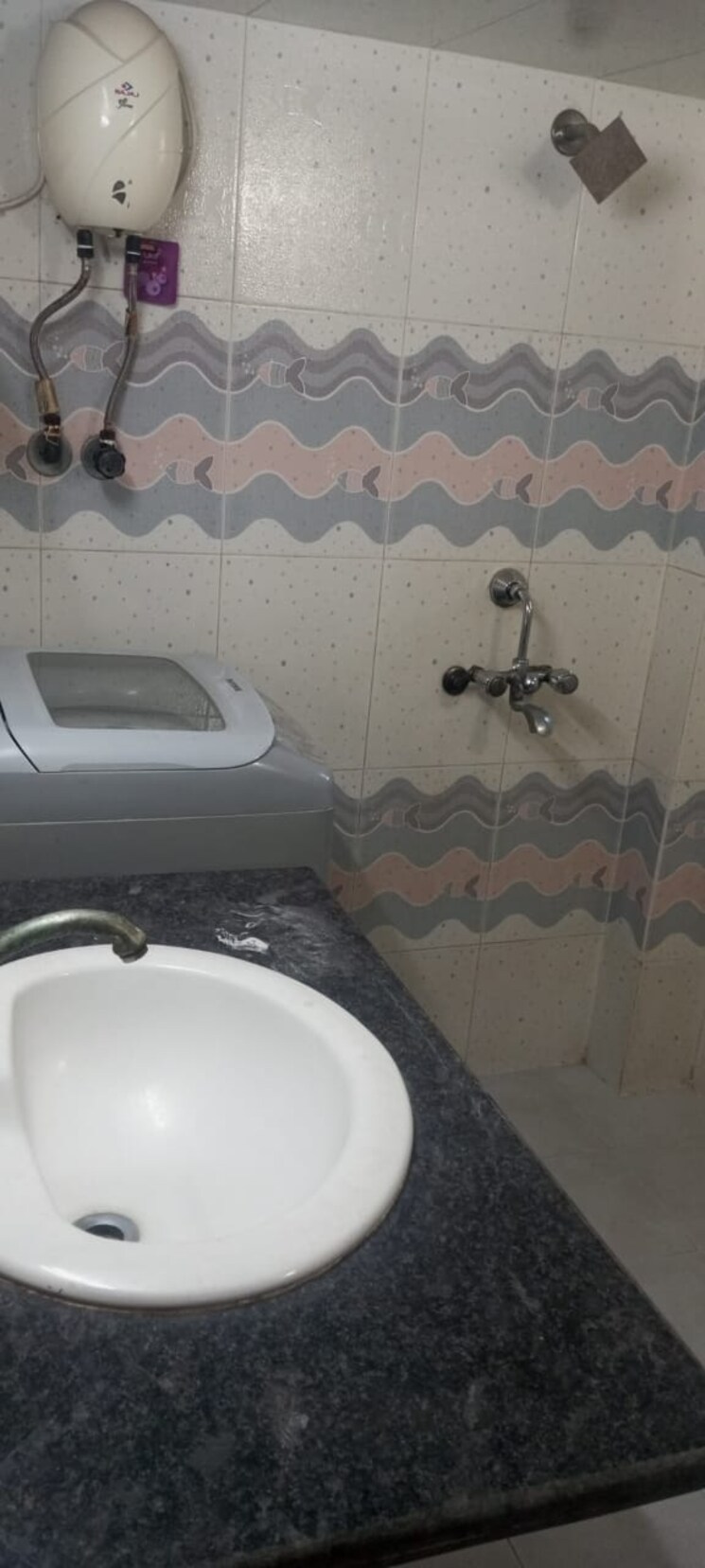 Bathroom, meera-tower 2 Bedroom 700 Sq.Ft. Apartment In Andheri West Mumbai 8007543