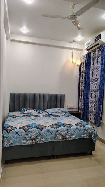 Bedroom in 2 BHK Builder Floor at Hong Kong Bazaar, Sector 57 – for Rent