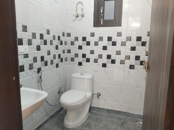 Bathroom in 1 BHK Builder Floor at Saket – for Rent