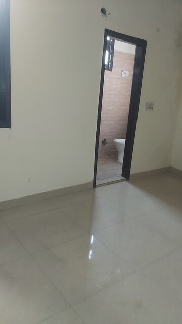 Furnished Amenities in 1 RK Builder Floor at Mayur Vihar – for Rent