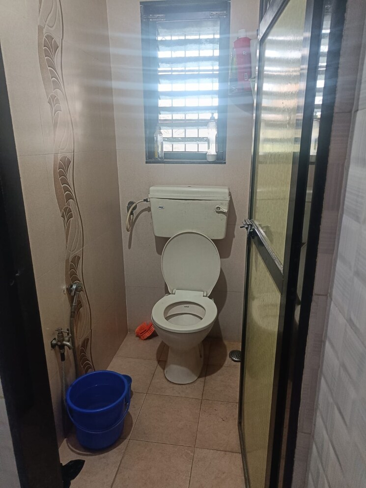 Bathroom, vrindavan-chs-thane-west 1 Bedroom 465 Sq.Ft. Apartment In Vrindavan Society Thane 8007578