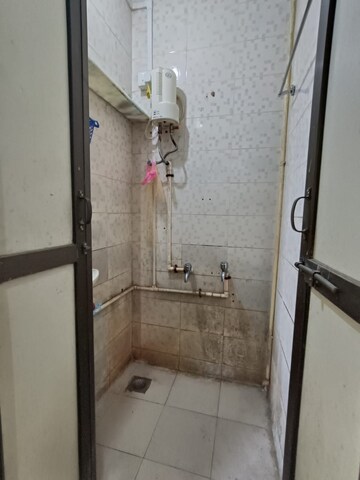 Master Bedroom in 1 BHK Apartment at Mahalaxmi CHS Worli, Worli – for Rent
