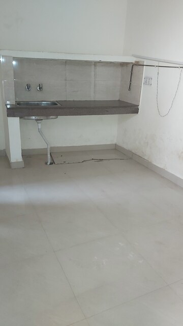 Building Lobby in 1 RK Builder Floor at Mayur Vihar – for Rent