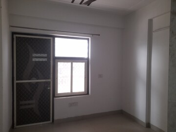 Room in 3 BHK Apartment at Adore Happy Homes Grand, Sector 85 – for Sale