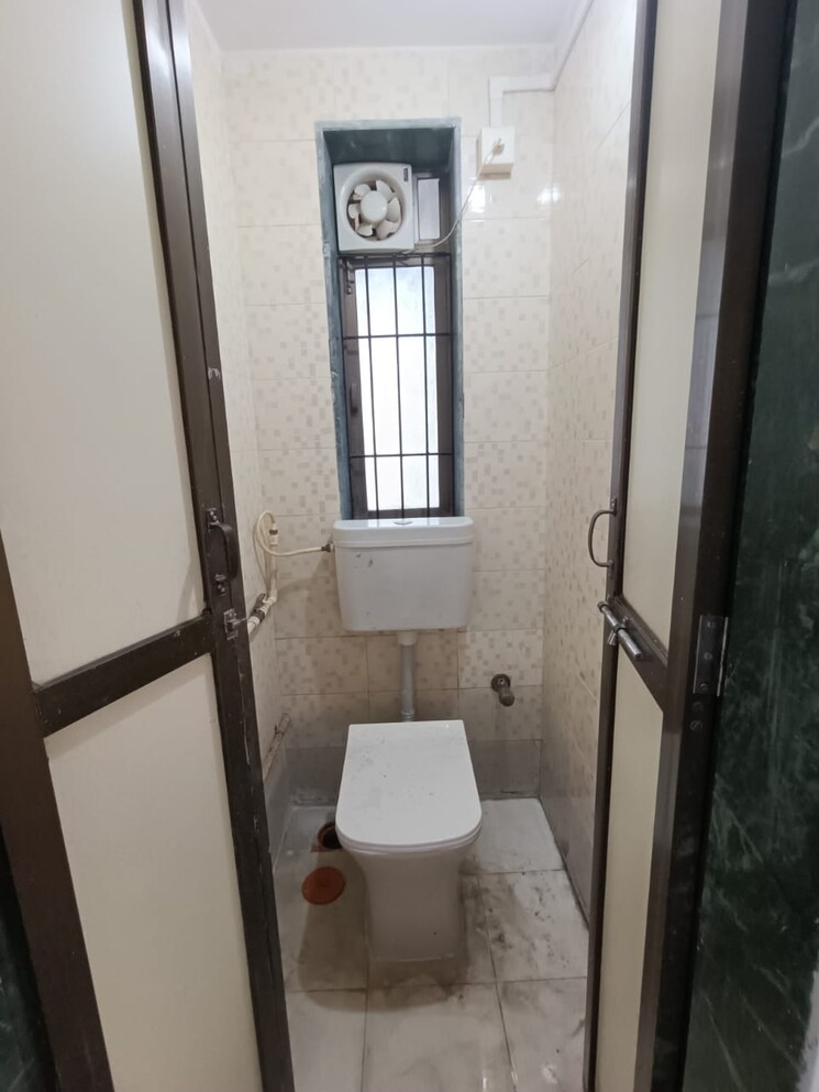 Bathroom, mahalaxmi-chs-worli 1 Bedroom 350 Sq.Ft. Apartment In Worli Mumbai 8007594