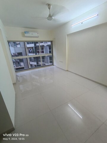 Room in 4 BHK Apartment at Lodha New Cuffe Parade, Wadala – for Sale