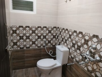 Bathroom in 2 BHK Builder Floor at Kil Ayanambakkam – for Sale