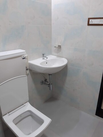 Attached Bathroom in 1 BHK Apartment at Bandra West – for Rent