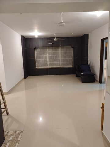 Room in 3 BHK Apartment at Bandra West – for Rent