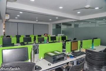  Office Space in IT/SEZ For Rent in Vastrapur
