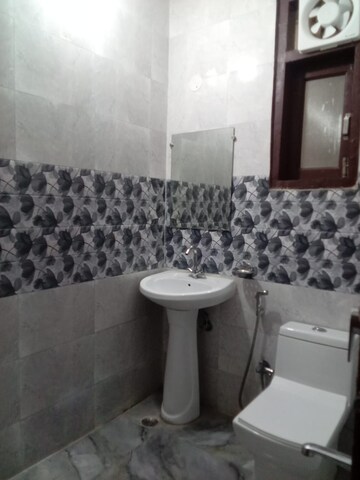 Master Bedroom in 1 BHK Builder Floor at Saket – for Rent