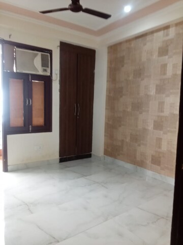 Room in 1 BHK Builder Floor at Saket – for Rent