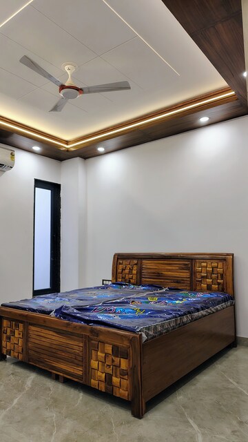 Bedroom in 5 BHK Builder Floor at Sushant Lok 2, Sector 57 – for Rent