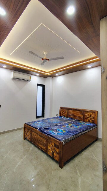 Bedroom in 5 BHK Builder Floor at Sushant Lok 2, Sector 57 – for Rent
