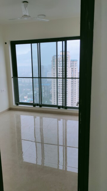Room in 2 BHK Apartment at Dosti Eastern Bay, Wadala – for Rent