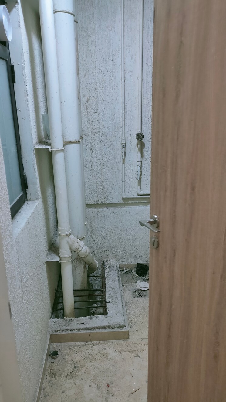 Bathroom, dosti-eastern-bay 2 Bedroom 686 Sq.Ft. Apartment In Wadala Mumbai 8007747