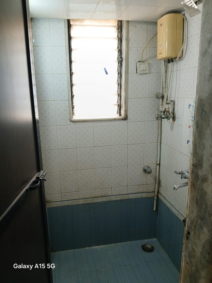 Bathroom, jaya-cottage-building 1 Bedroom 420 Sq.Ft. Apartment In Malad East Mumbai 8007783