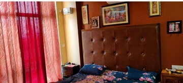 Bedroom in 3 BHK Apartment at Gomti Nagar – for Rent