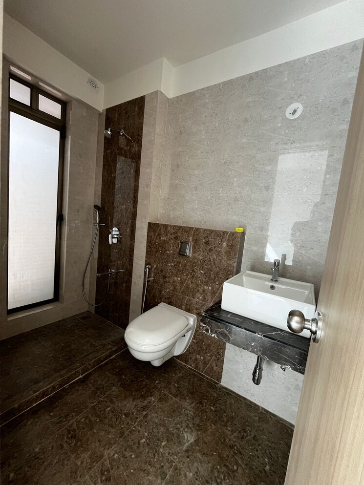Bathroom, rajesh-raj-infinia 3 Bedroom 1031 Sq.Ft. Apartment In Malad West Mumbai 8007836