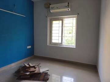 Room in 2.5 BHK Apartment at AVL Aakruthi, Manikonda – for Rent