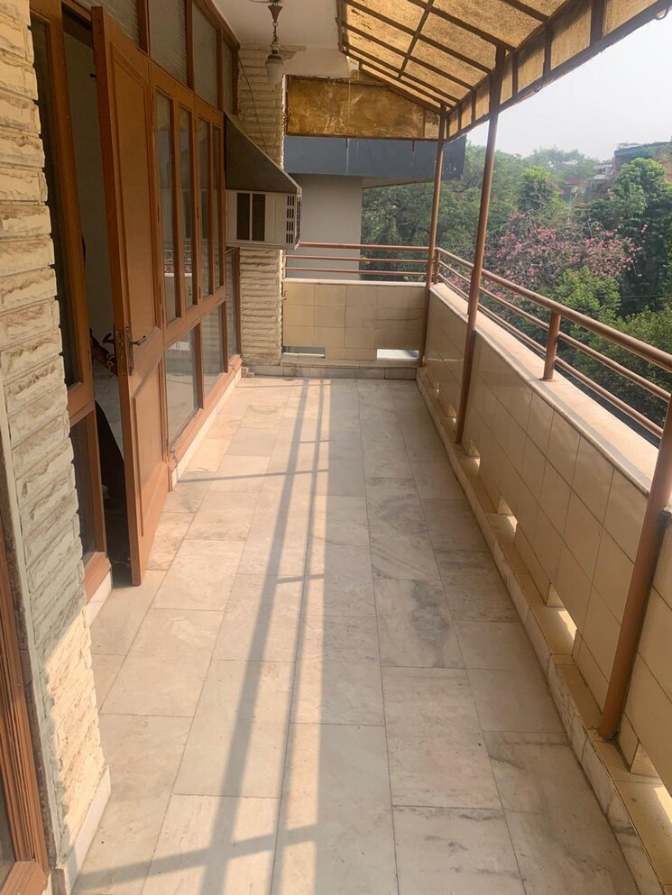 Balcony, hauz khas enclave 4 Bedroom 1800 Sq.Ft. Builder Floor In Hauz Khas Enclave Delhi 8007899