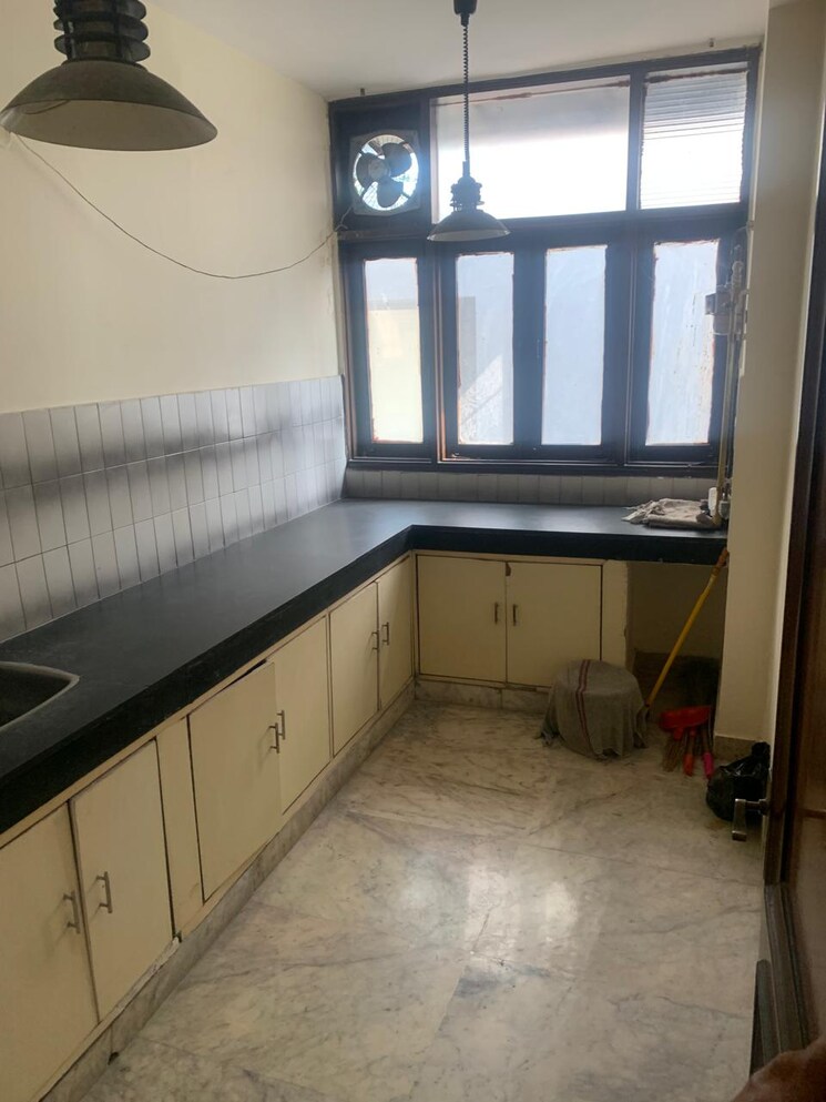 Kitchen, hauz khas enclave 4 Bedroom 1800 Sq.Ft. Builder Floor In Hauz Khas Enclave Delhi 8007899