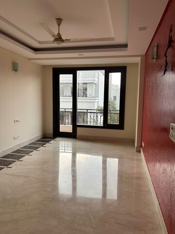 Room in 3 BHK Apartment at Greater Kailash I – for Rent