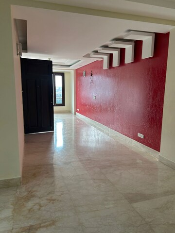 Room in 3 BHK Apartment at Greater Kailash I – for Rent