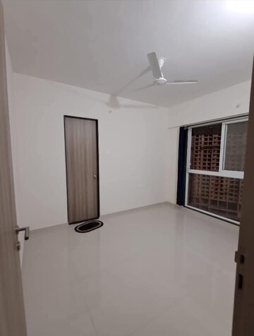 Bedroom in 2 BHK Apartment at Ashar Axis, Majiwada – for Rent