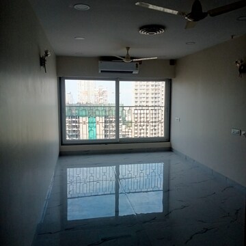 Room in 2.5 BHK Apartment at Shilp Tower, Lower Parel – for Rent