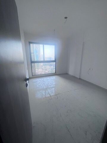 Room in 2.5 BHK Apartment at Shilp Tower, Lower Parel – for Rent