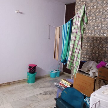 Room in 2 BHK Builder Floor at Khirki Extension – for Rent