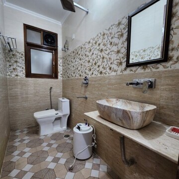 Team Area in 2 BHK Builder Floor at Khirki Extension – for Rent