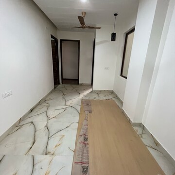 Room in 4 BHK Builder Floor at Ansal Sushant Lok I, Sushant Lok I – for Rent