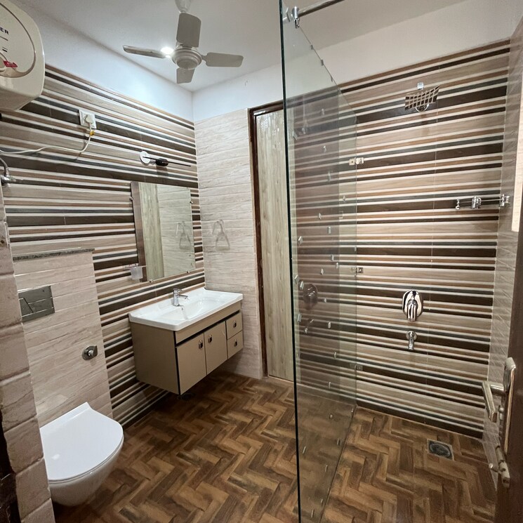 Bathroom, ansal-sushant-lok-i 4 Bedroom 2700 Sq.Ft. Builder Floor In Sushant Lok I Gurgaon 8008109