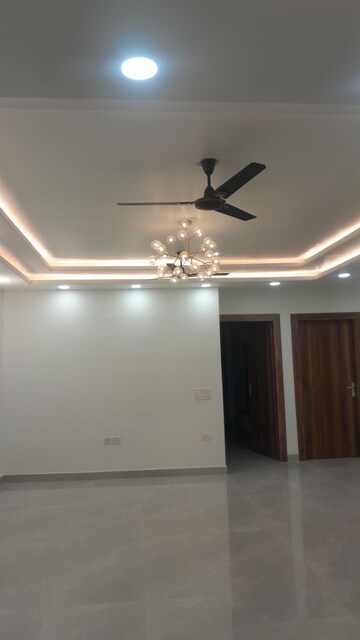 Furnished Amenities in 3 BHK Builder Floor at Vipul World Floors, Sector 48 – for Rent
