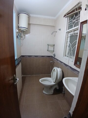 Bathroom in 3 BHK Apartment at Parsvnath Green Ville, Sector 48 – for Rent