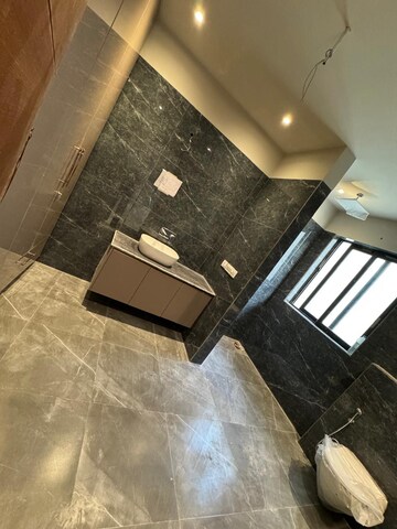 Furnished Amenities in 2 BHK Builder Floor at Aradhana Enclave – for Rent