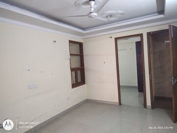 Room in 2 BHK Builder Floor at Mehrauli – for Rent