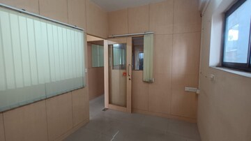 Room in  Office Space at Vyttila – for Rent